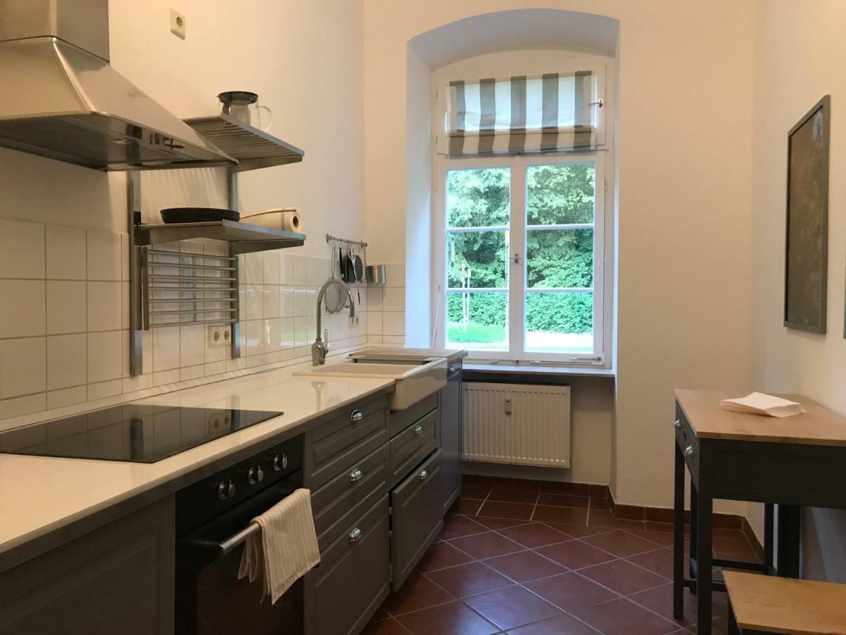 Elegantes Gaesteapartment Verano In Schloss Und Hofgut Langenzell Wiesenbach Exterior foto